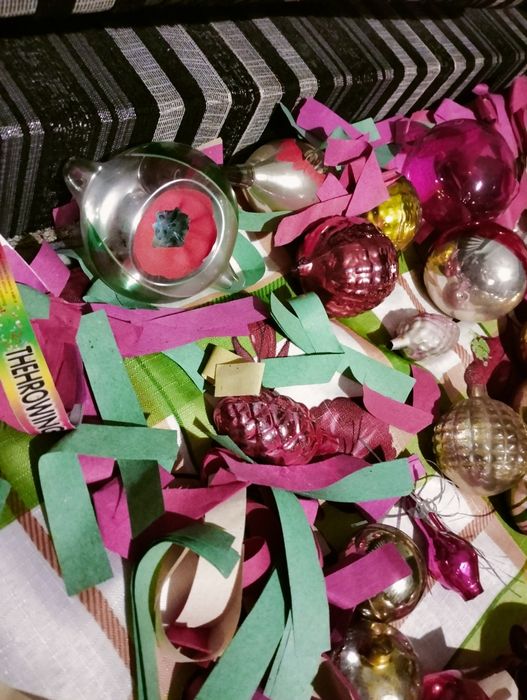 Новорічні іграшки , шари на ялинку,19 штук.