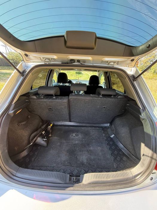 Toyota auris 2010 1.4 MT