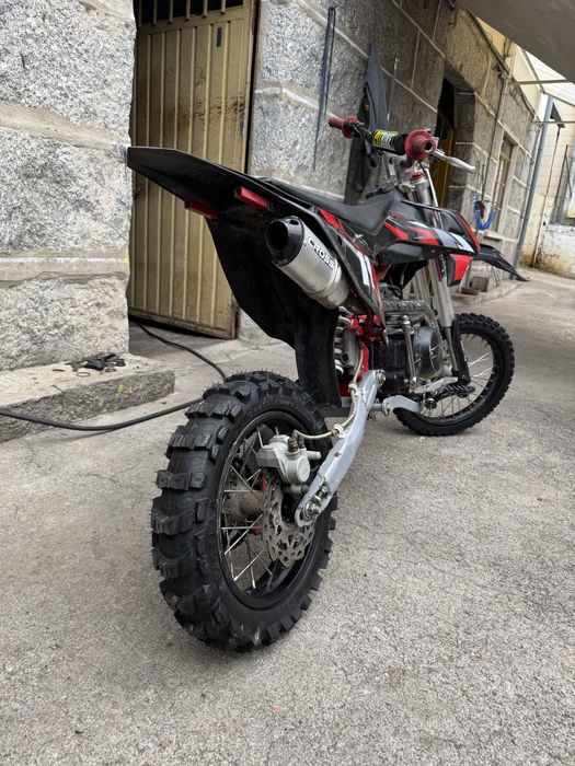 Esta nova reviso feita