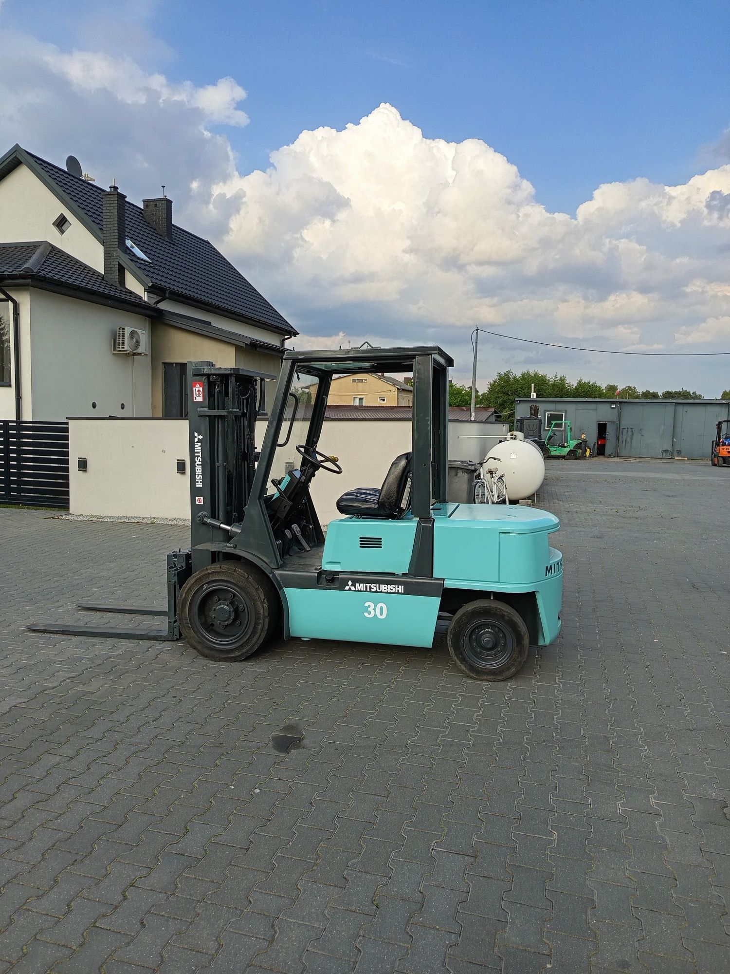 Sprzedam wózek widłowy Mitsubishi udźwig 3 tony tripleks