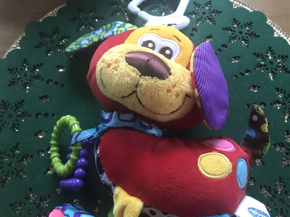 Zabawka niemowlęca do łóżeczka,wózka piesek playgro
