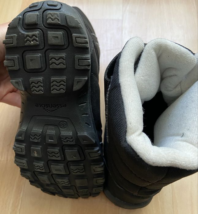 Czarne wodoodporne śniegowce Quechua rozm. 33