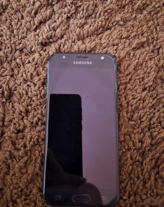 Продається телефон Samsung J3