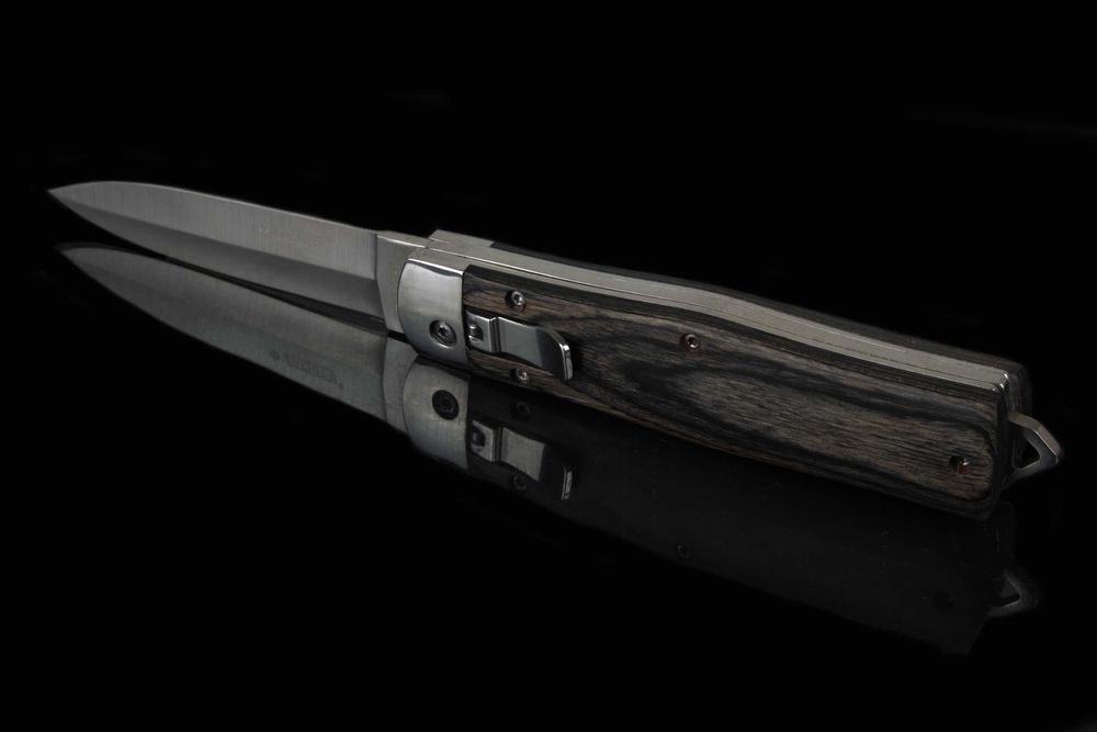 Nóż scyzoryk sprężynowy  model PREDATOR typ zamka Mikov KN27