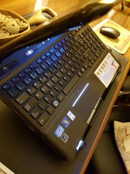 Toshiba Satellite - Black Mate / I7