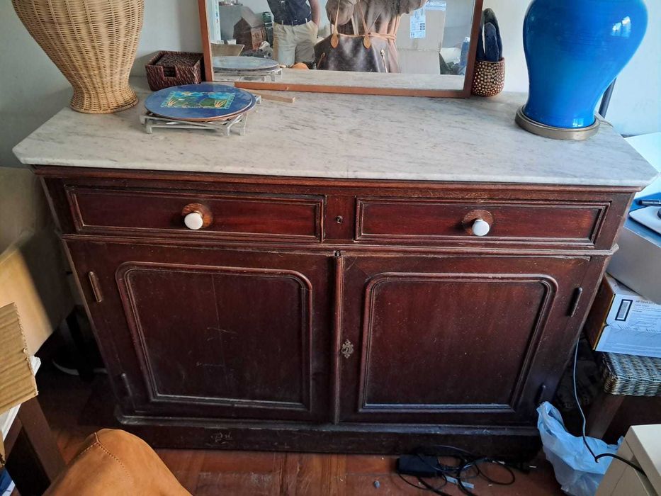 Louceiro com tampo mármore