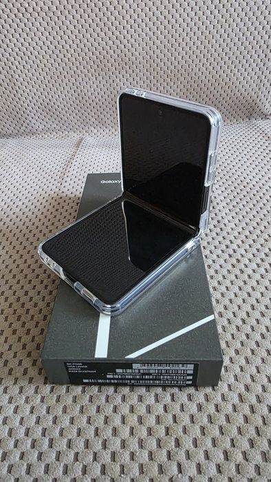 Samsung Galaxy Z Flip7 12/256GB Jetblack czarny nowy z ubezpieczeniem!