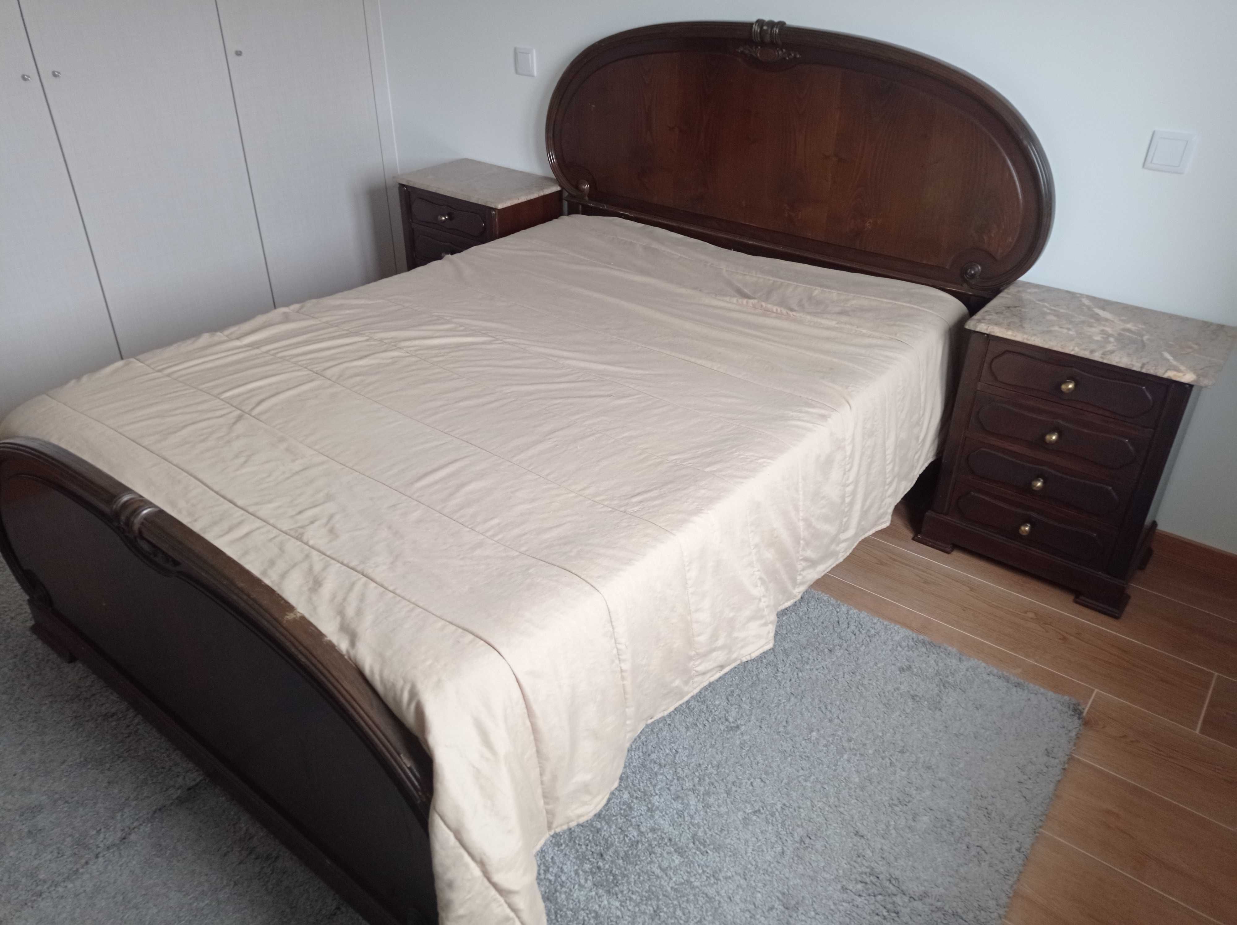 Mobília de quarto madeira maciça
