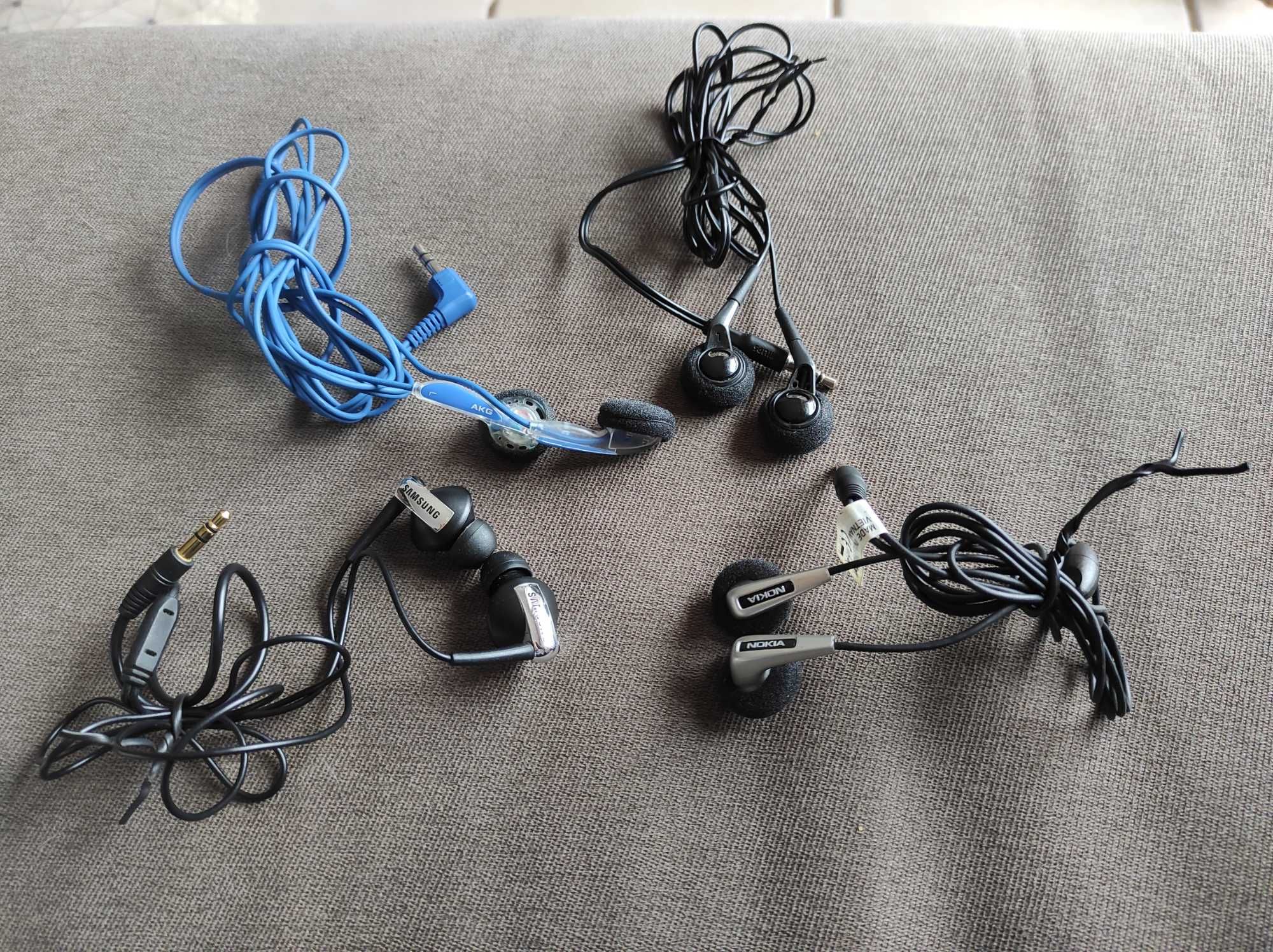 Auriculares Ear phones Samsung AKG Nokia