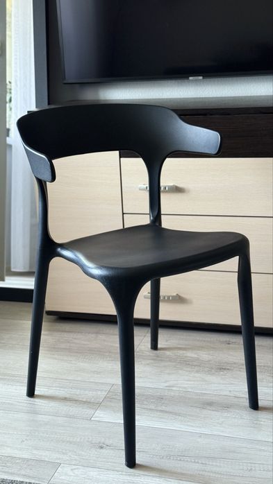 Стул стілець дуже зручний