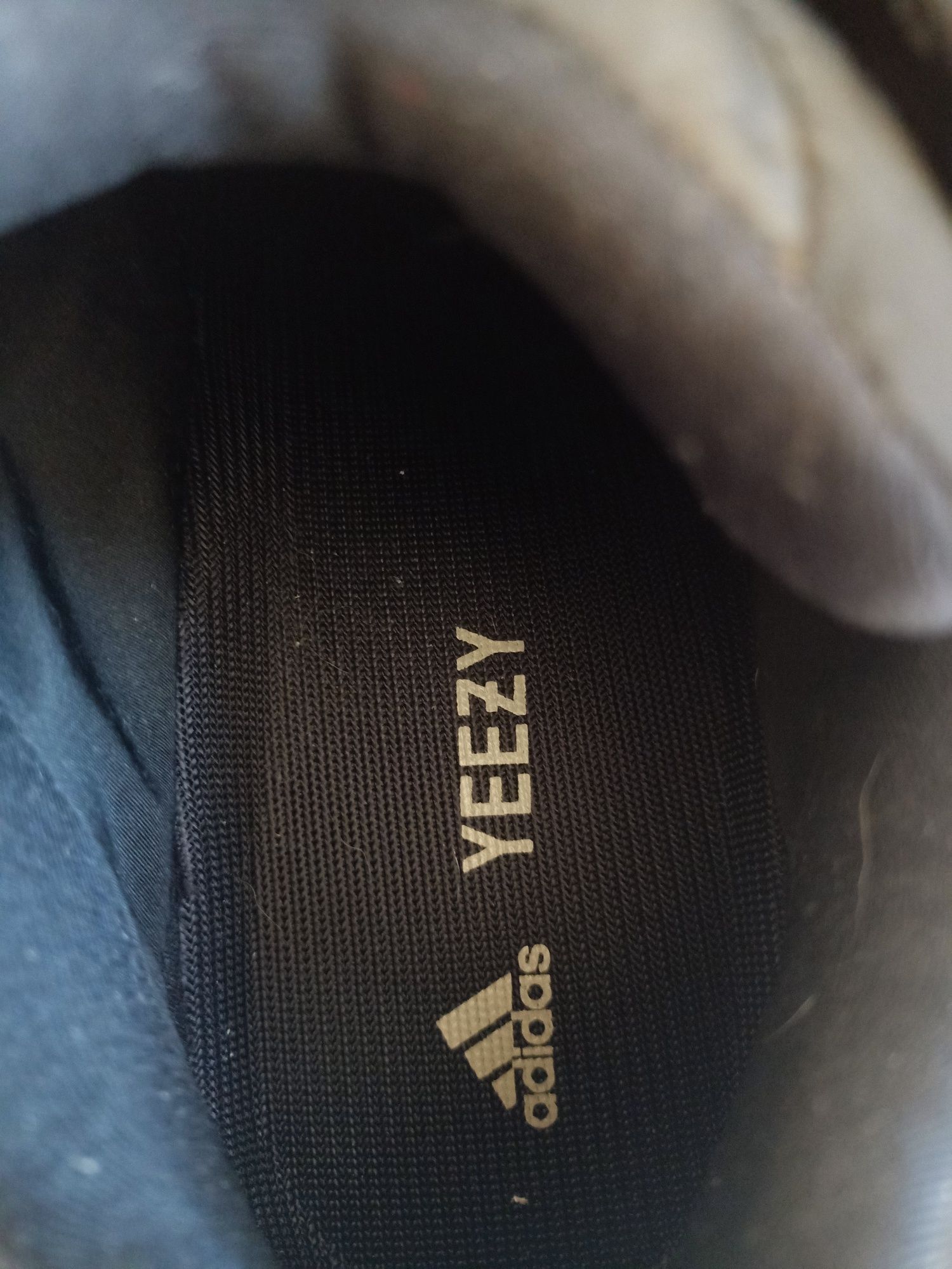 Adidas Yeezy 700 MNVN