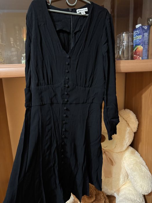 Чорна сукня з імітацією корсета