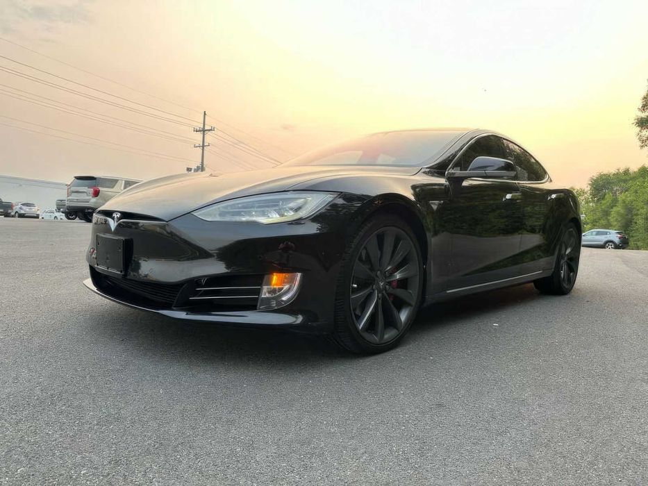 Tesla Model S P100D      2016