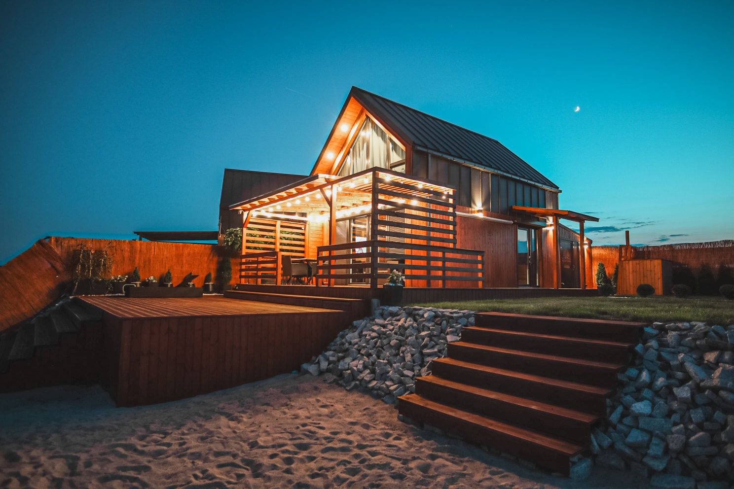 Domek nad jeziorem z własną plażą , sauna, jacuzzi