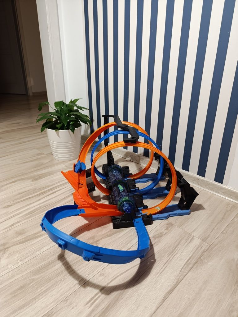Hot wheels Gigantyczny akcelerator Skorpiona Tor