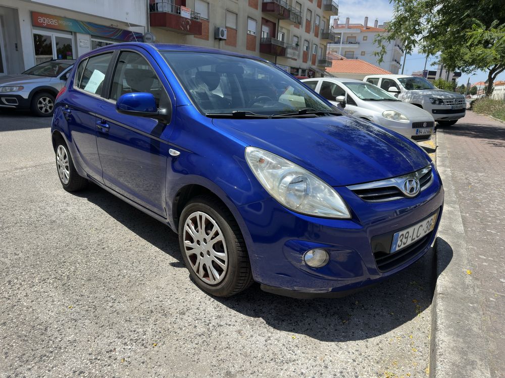 Hyundai i20 1.2 78cv