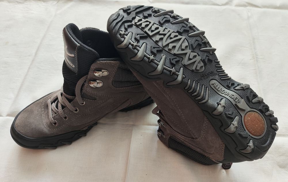 Ботінки від ALLROUNDER.