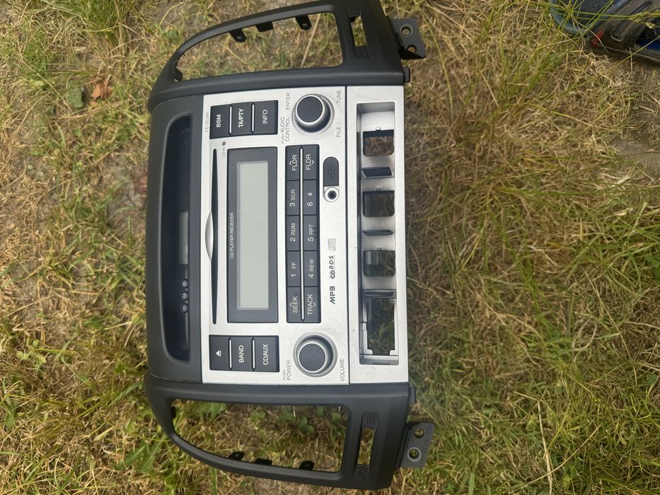 Штатна магнітола Hyundai santa fe 2