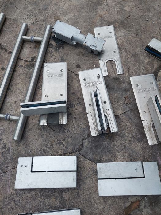 Напольные доводчики фирмы Geze