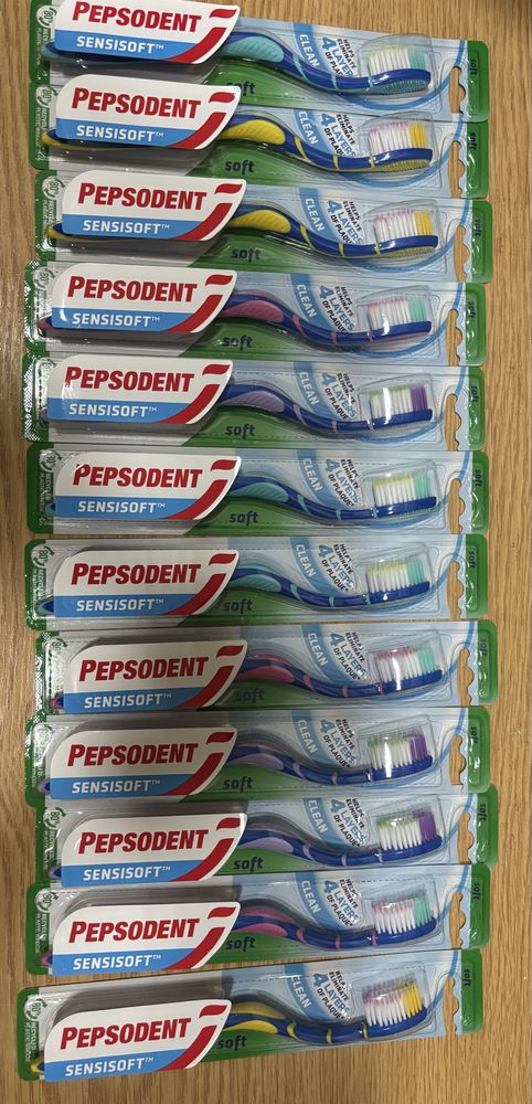 Набір зубних щіток Pepsodent SensiSoft – 12 шт / Оригінал