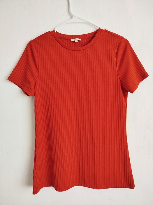 Футболка жіноча/ оранжевого кольору
