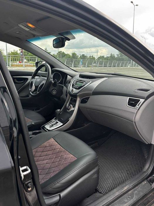 Hyundai Elantra 2011
