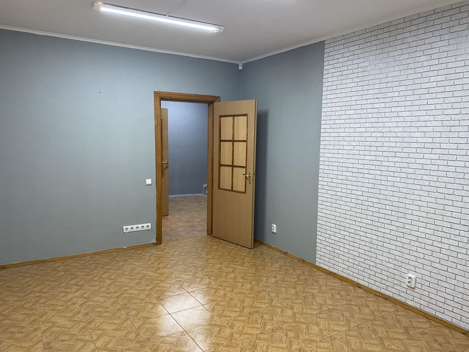 Без комісіі агентства. Оренда приміщення 3 кабінети + приймальня.