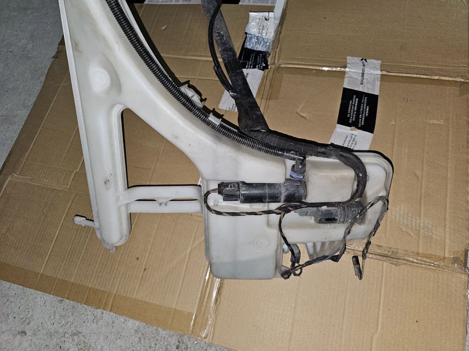 Bmw  m3 e90 e92 e93 m3 zbiorniczek płynu  spryskiwaczy kompletny