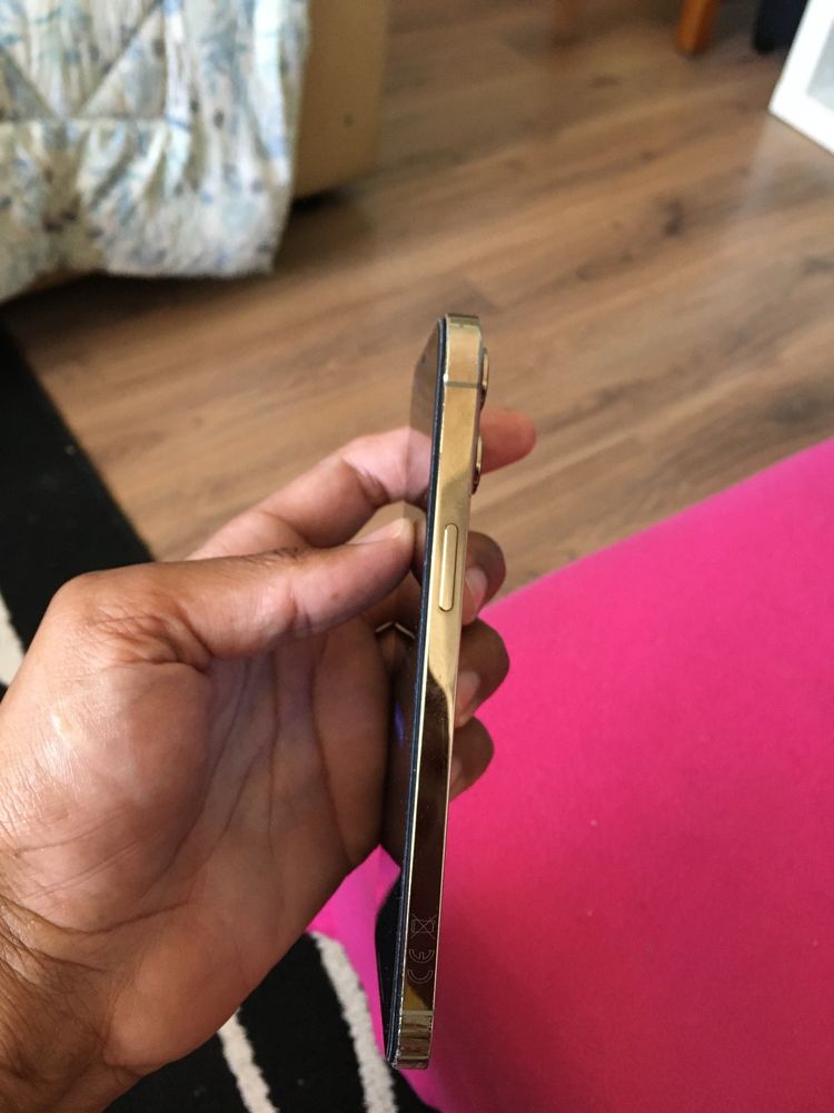 OPORTUNIDADE ÚNICA – iPhone 12 Pro Max 256GB Dourado