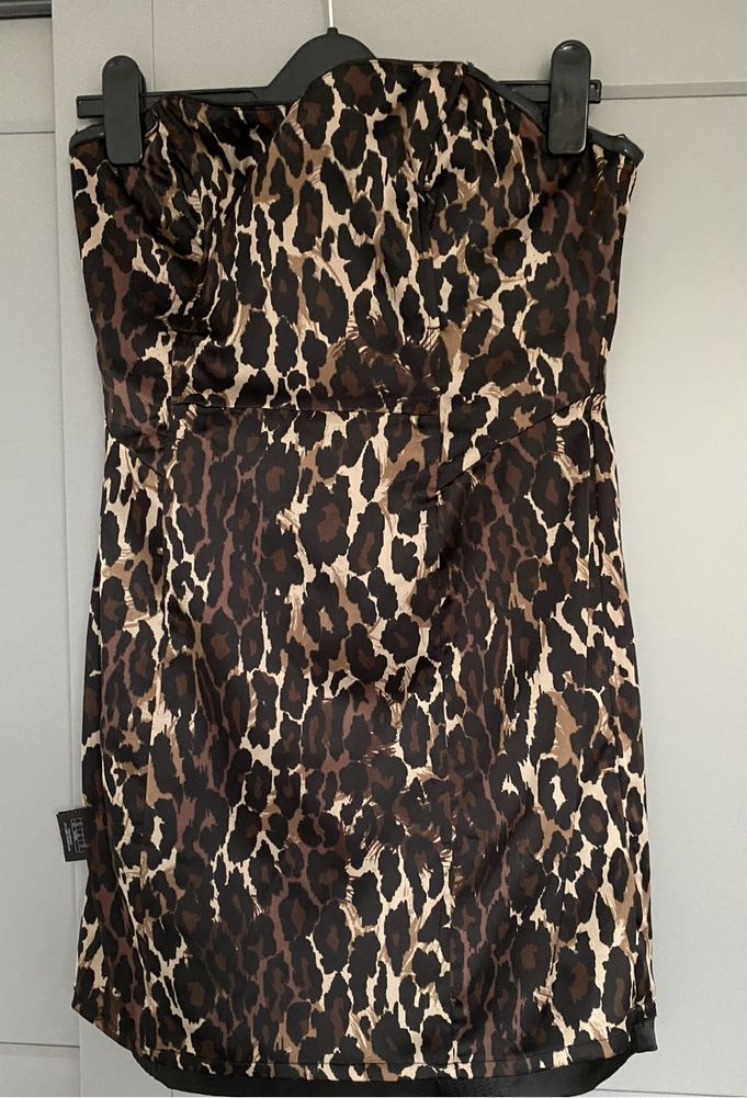 Okazja! Czarna elegancka i stylowa sukienka Guess 36/38