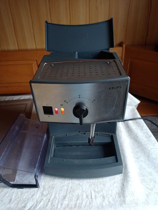 Ciśnieniowy ekspres do kawy Krups