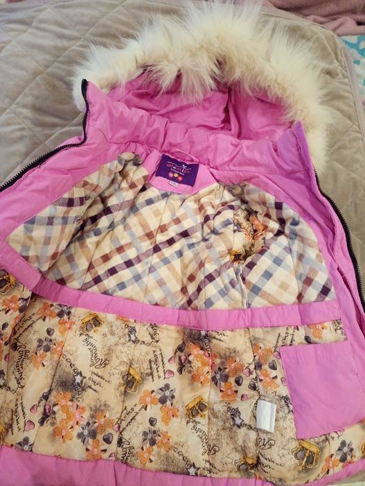 Куртка на дівчинку 110