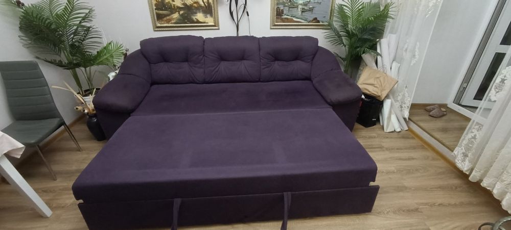 Великий розкладний диван