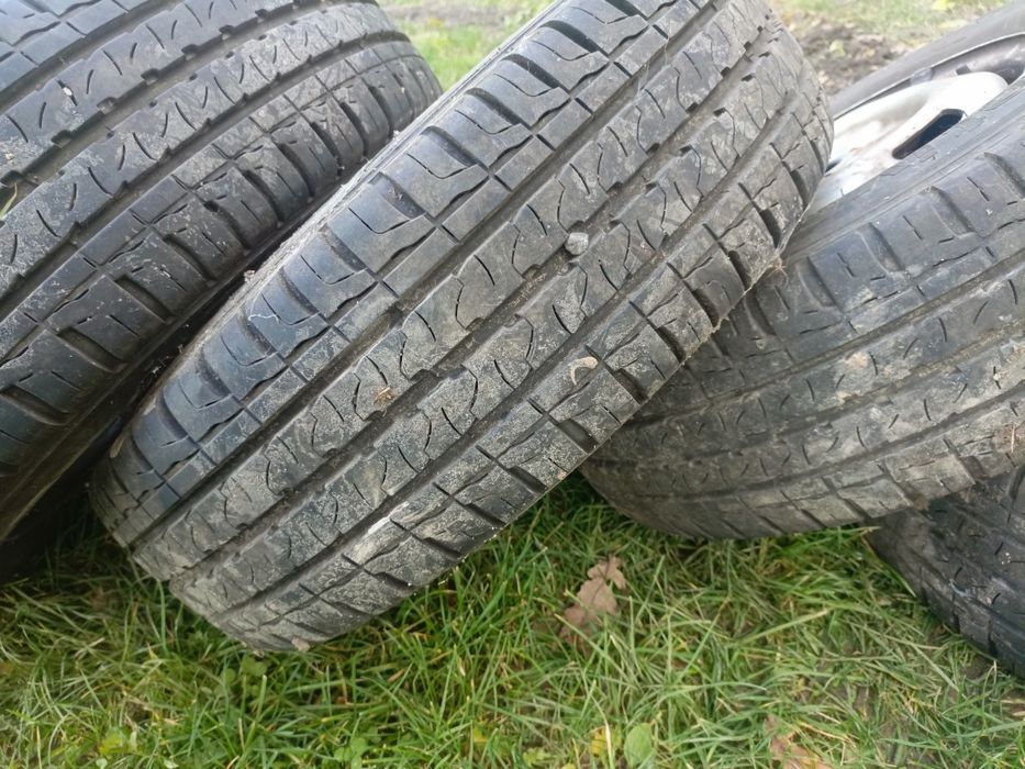 Sprzedam komplet opon 195/70/15c