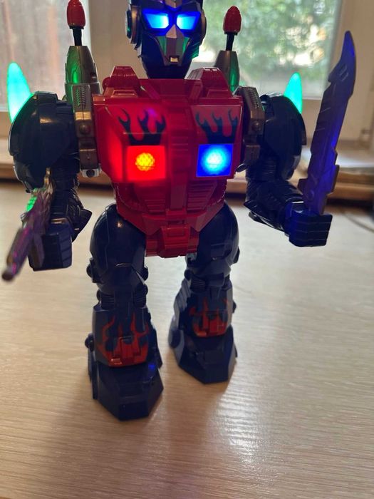 Інтерактивний робот Оптімус Прайм висотою 23 см