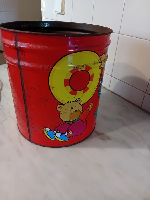 Lata Antiga em Metal