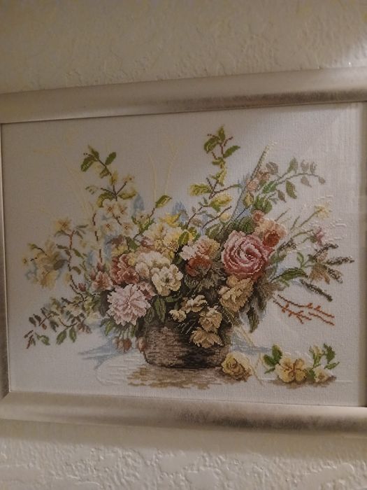 Вишию картини нитками,бісером на замовлення.