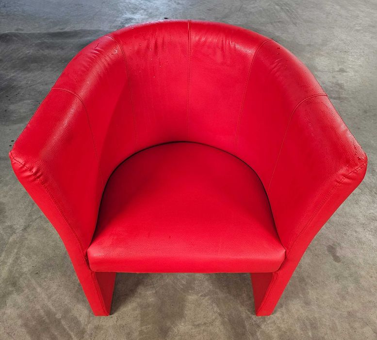 Sofy, fotele, stoły wyposażenie lokalu / klubu