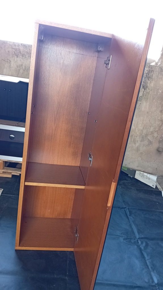 Móvel de sala usado 
Medidas 
37 x 32 x 120