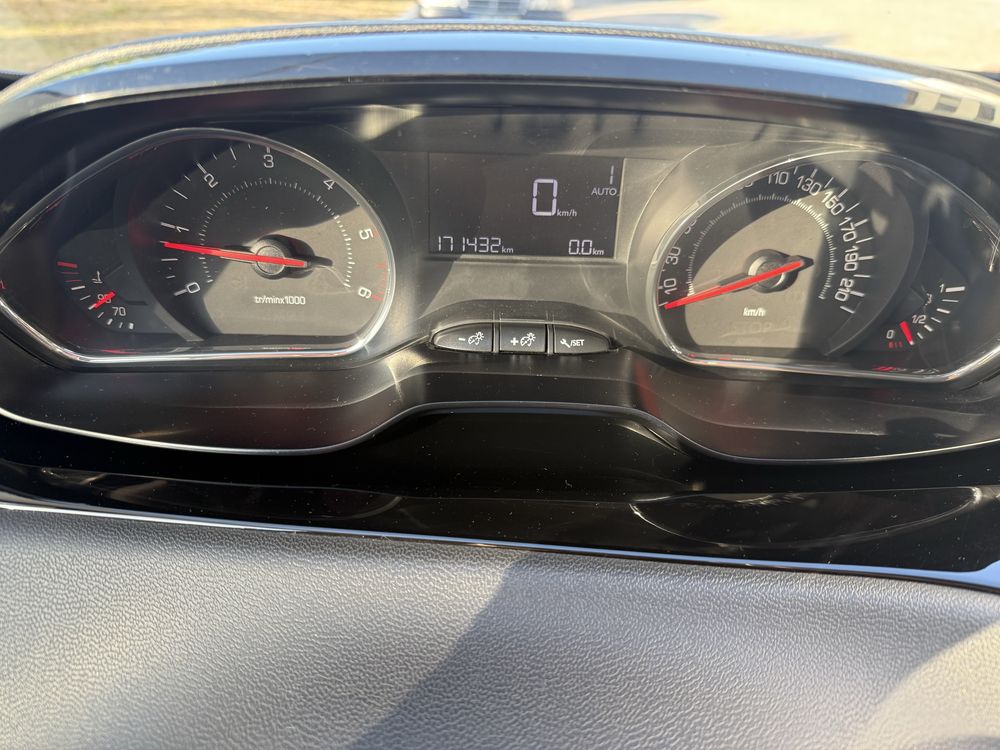 Peugeot 208 Caixa Automática