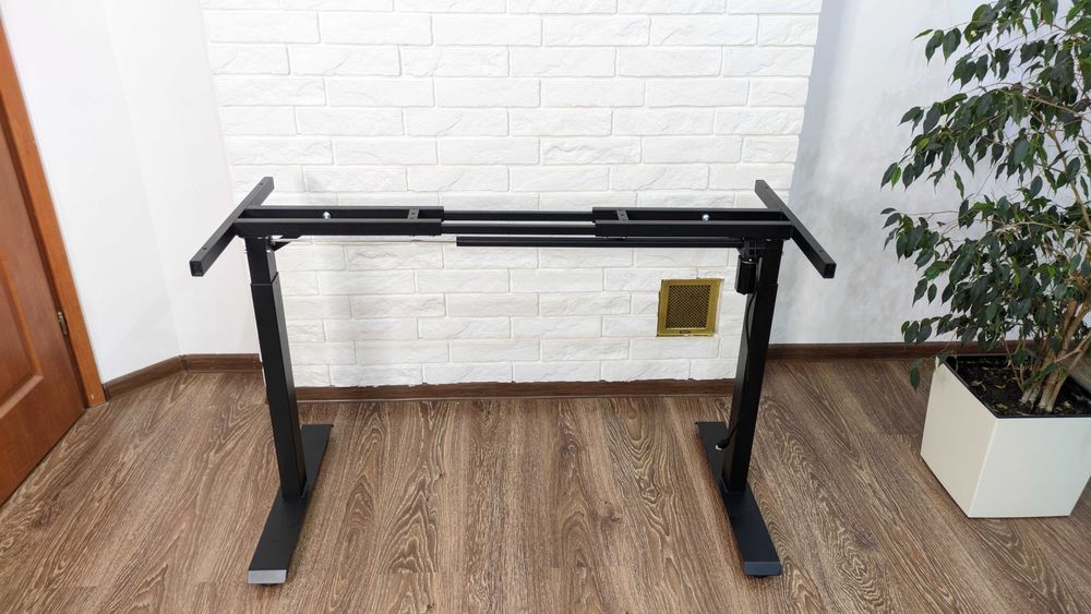 Stelaż regulowany z elektryczną regulacją wysokości 72-120cm 100 kg