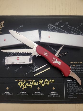 Victorinox Hunter Red 0.8573