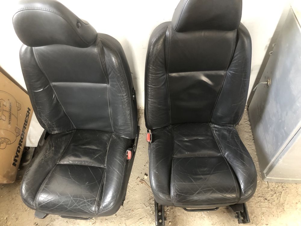 Передні сидіння Volvo XC90 / сидушки / салон / кресла / Вольво