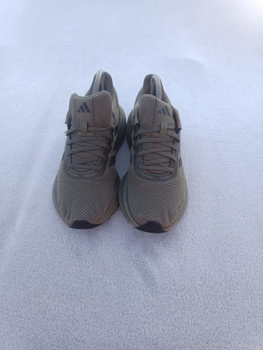 Мужские кроссовки 2022беговые Adidas р40-40.5
