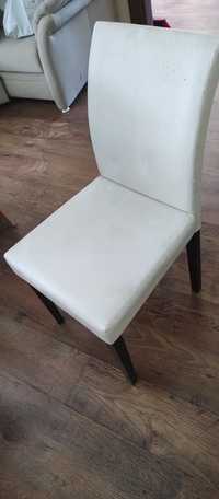 Białe krzesła do salonu/ kuchni