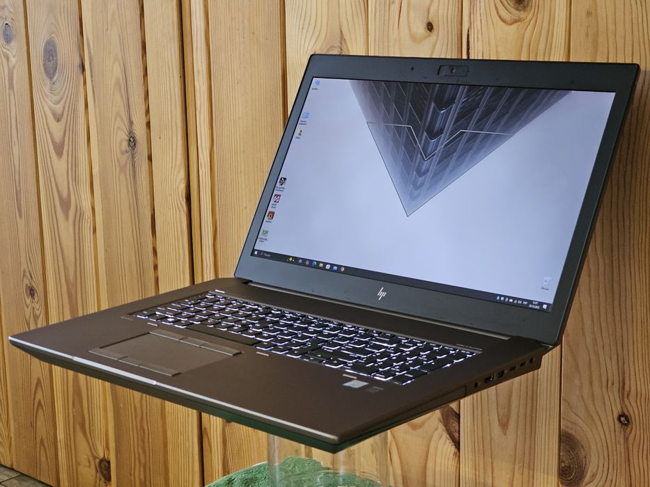 HP ZBook 17 G6/i5 9400H/GTX 1650 4GB/RAM 16GB/SSD 256/HDD 1000GB