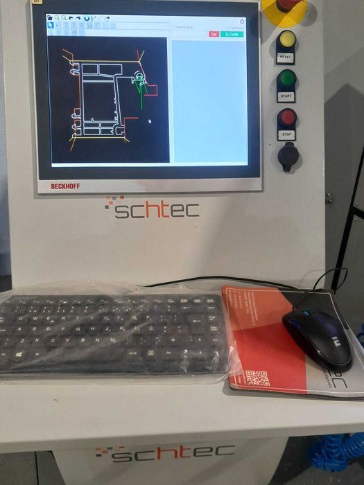 Maquina centro de limpeza  CNC para caixilharia em PVC