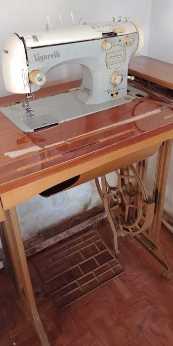 Máquina Costura VINTAGE VIGORELLI
