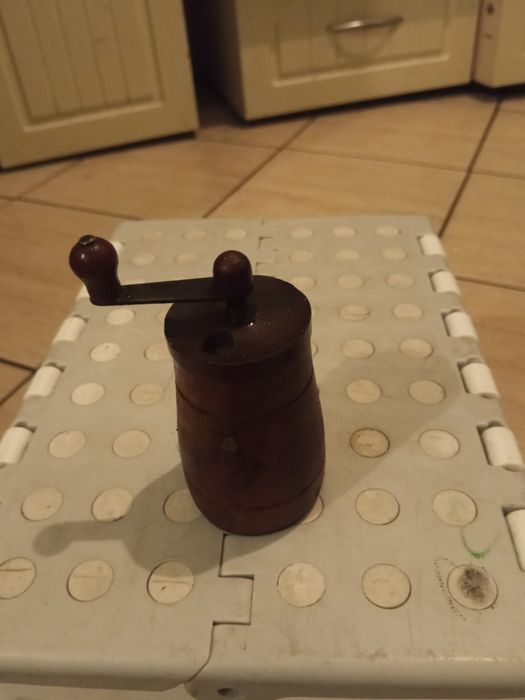 Stary młynek do pieprzu