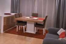 Mobília de sala: mesa e cadeiras para 8 pessoas + Aparador
